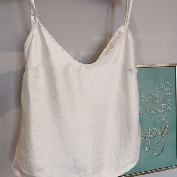 ❤UrbanOutfitters Satin flow tank - Picture 5 of 8